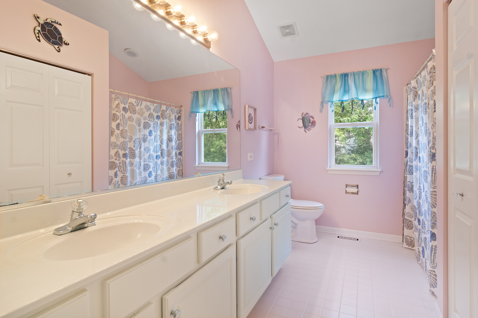 1342 N Wellington Court, Palatine, IL 60067