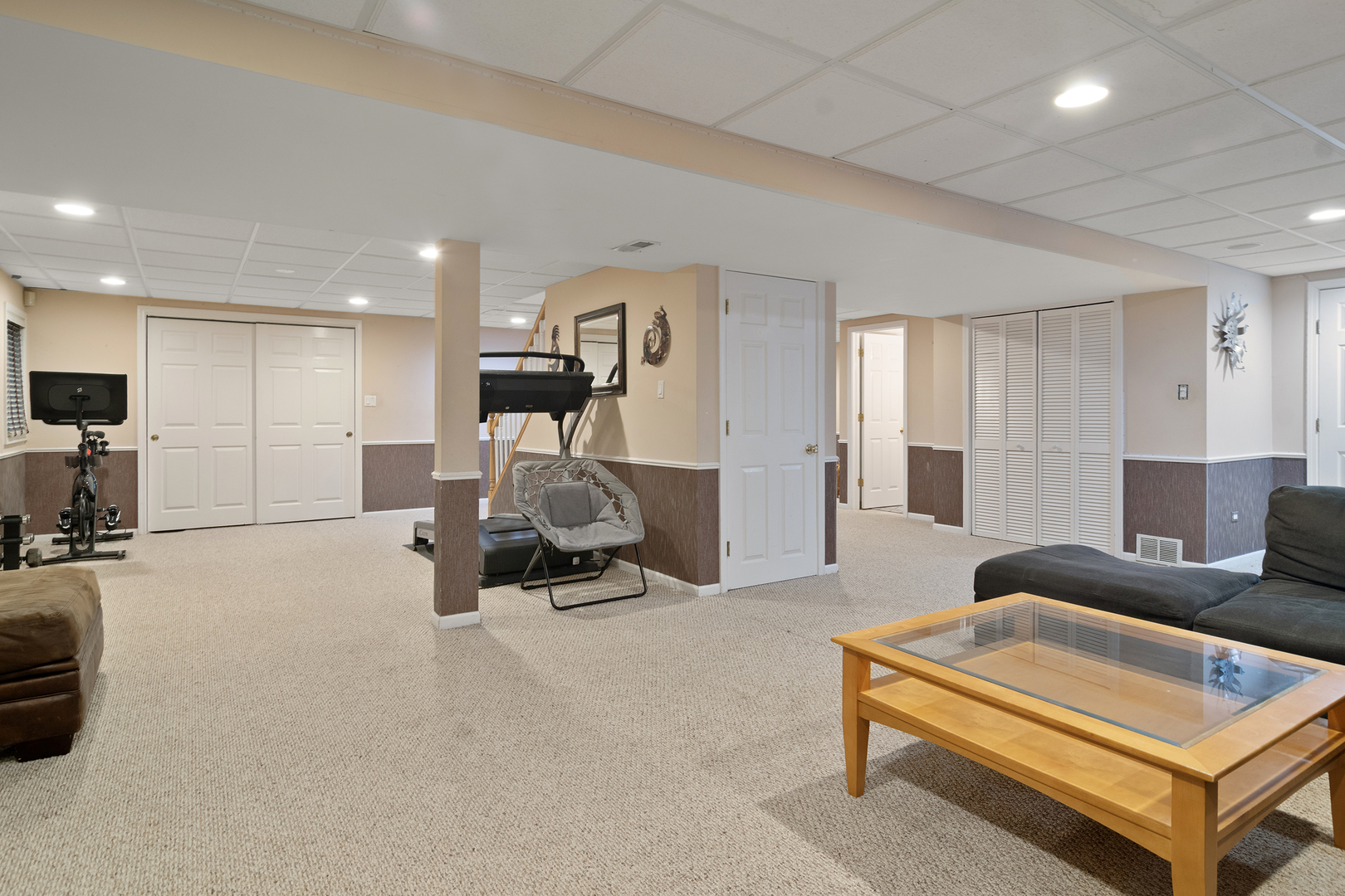 1342 N Wellington Court, Palatine, IL 60067