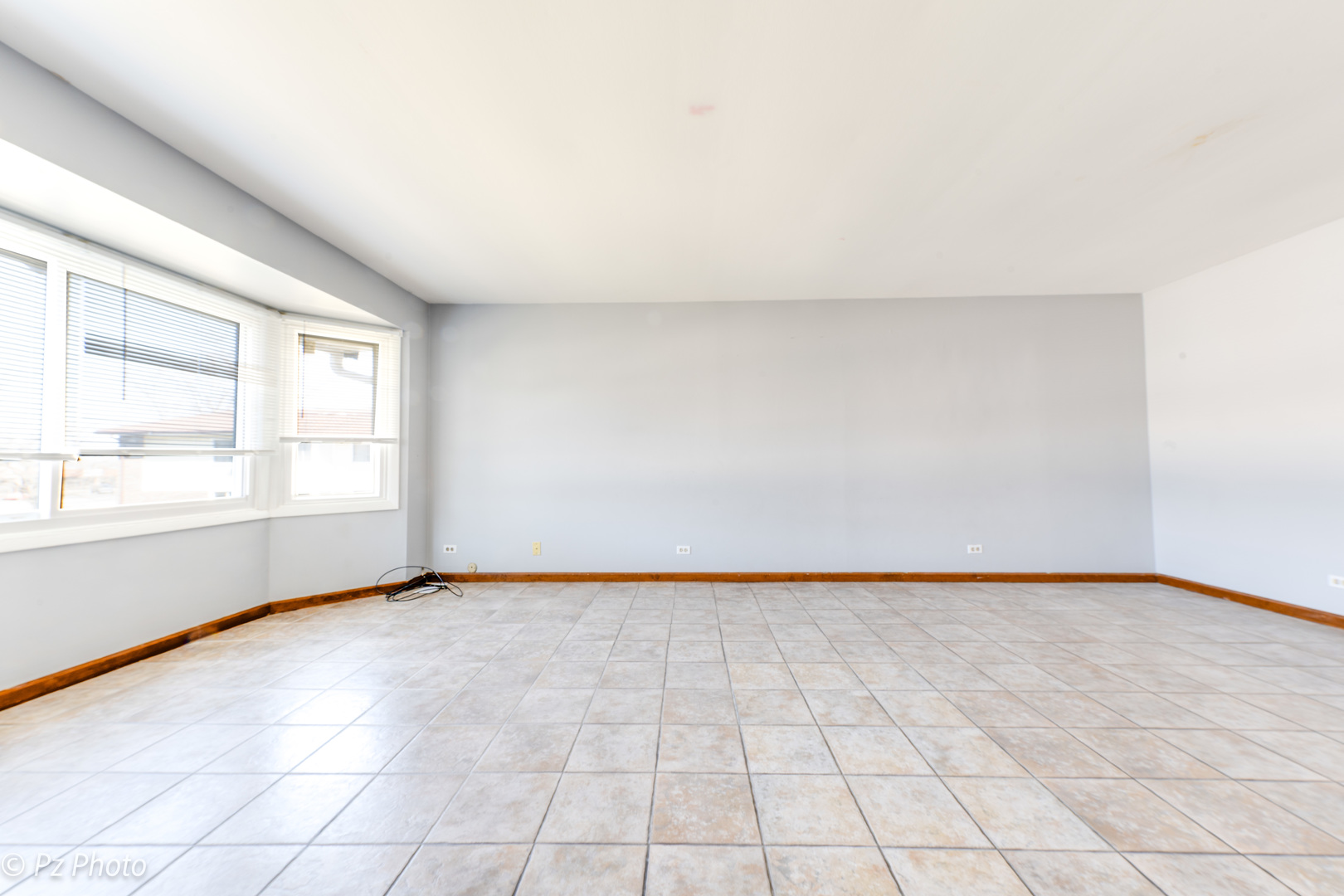 3100 Roberts Drive #8, Woodridge, IL 60517