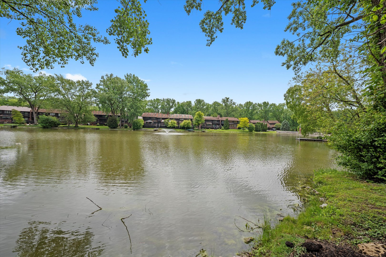 8771 Waterfront Drive #3A, Palos Hills, IL 60465