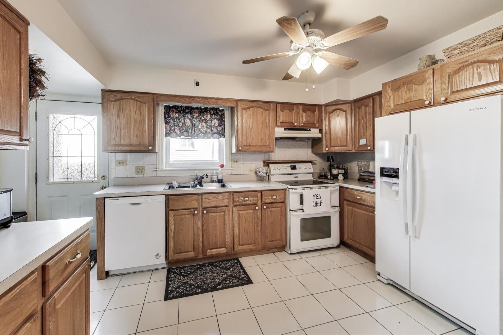 311 S Vine Avenue #C, Park Ridge, IL 60068