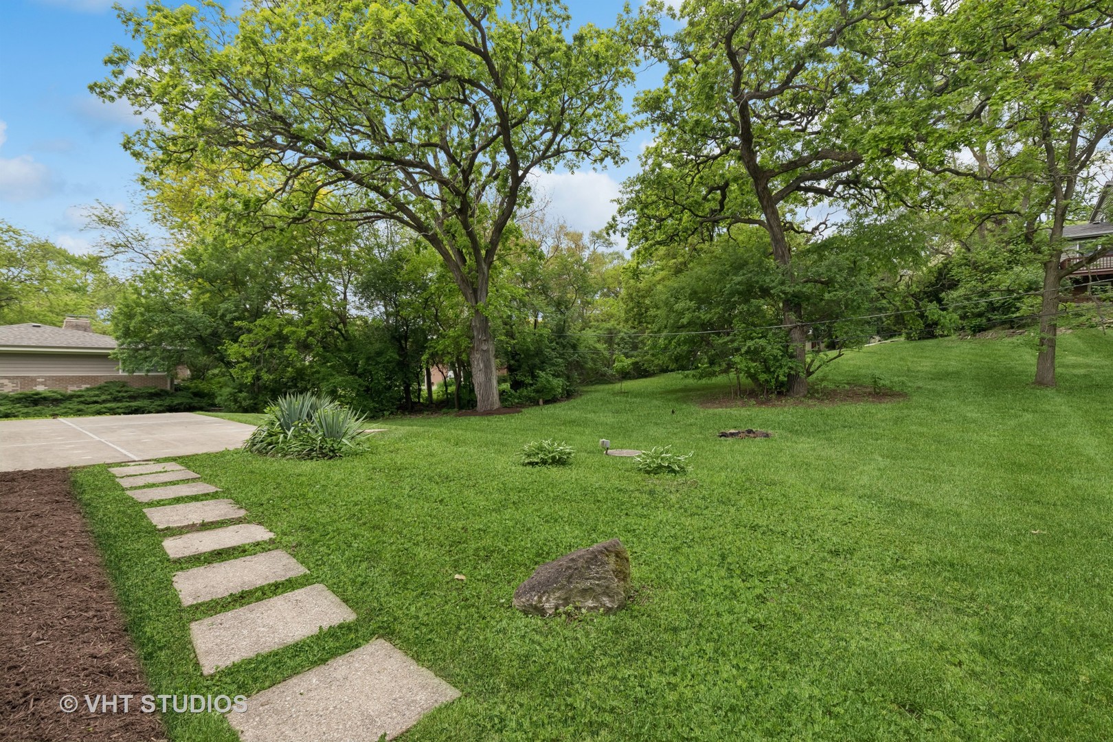 420 N East Gateway Drive, Tower Lakes, IL 60010