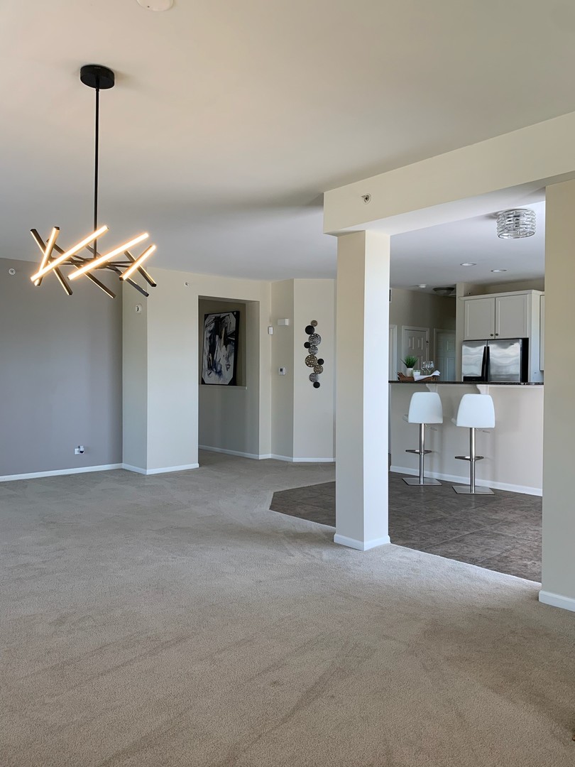 1400 Scarboro Road #1203, Schaumburg, IL 60193