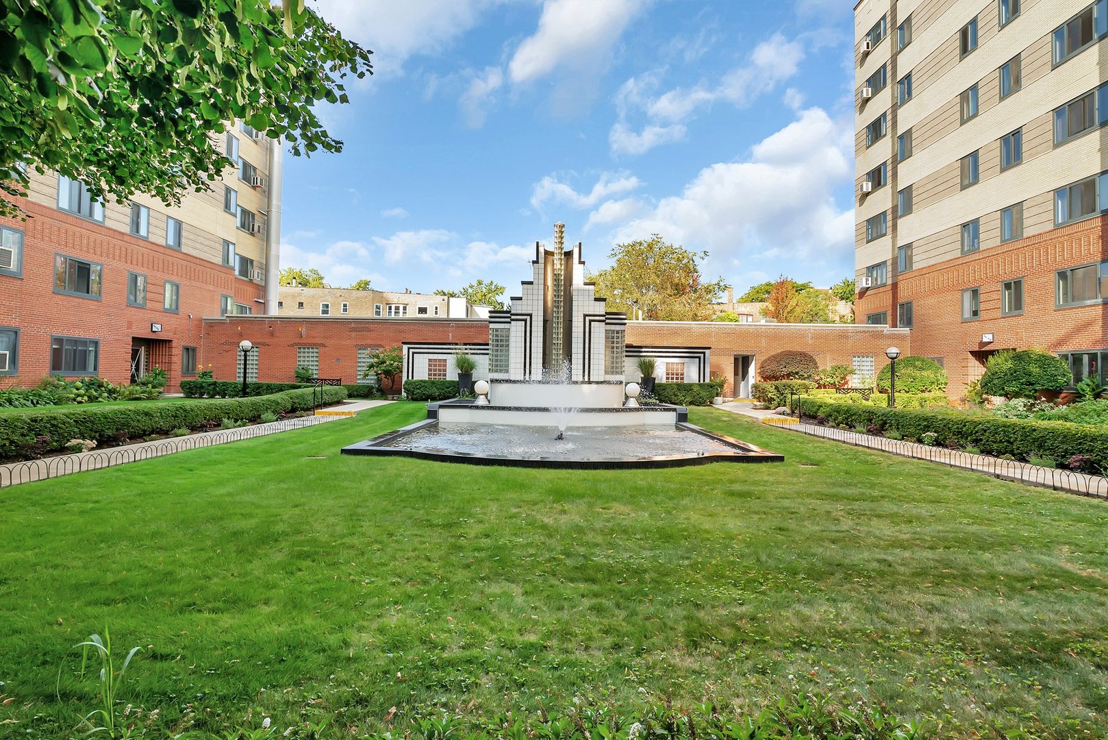 5040 N Marine Drive #D3, Chicago, IL 60640