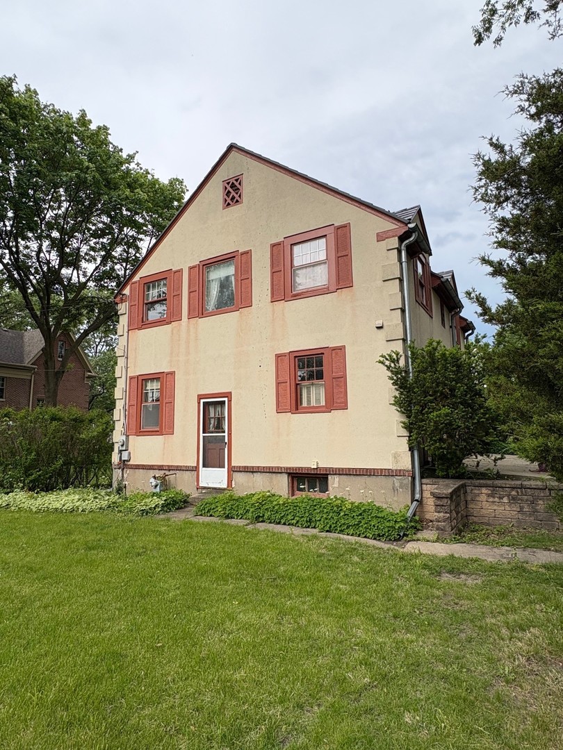 128 W 8th Avenue, Naperville, IL 60563