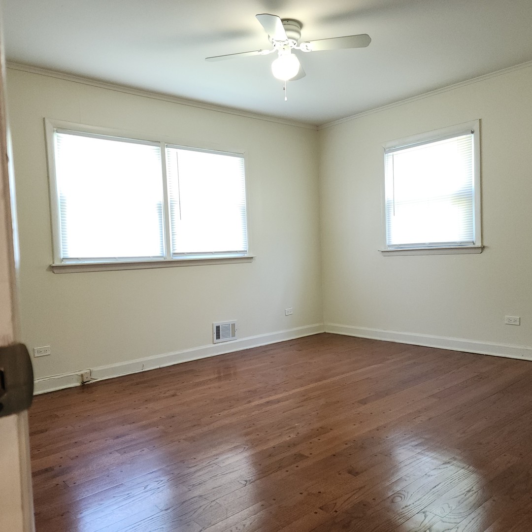 9716 Warren Avenue, Oak Lawn, IL 60453