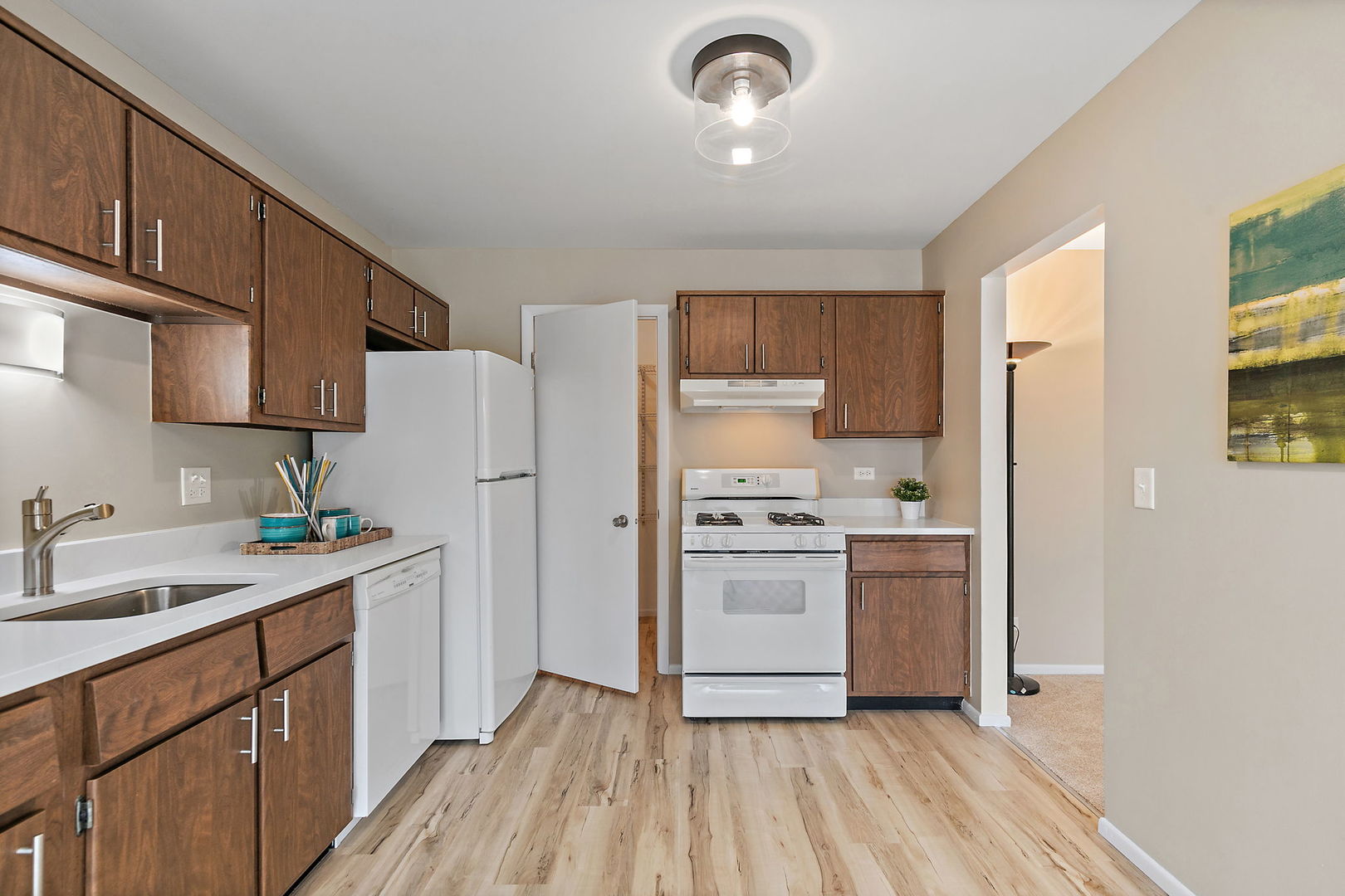 218 Deerpath Court #B2, Schaumburg, IL 60193