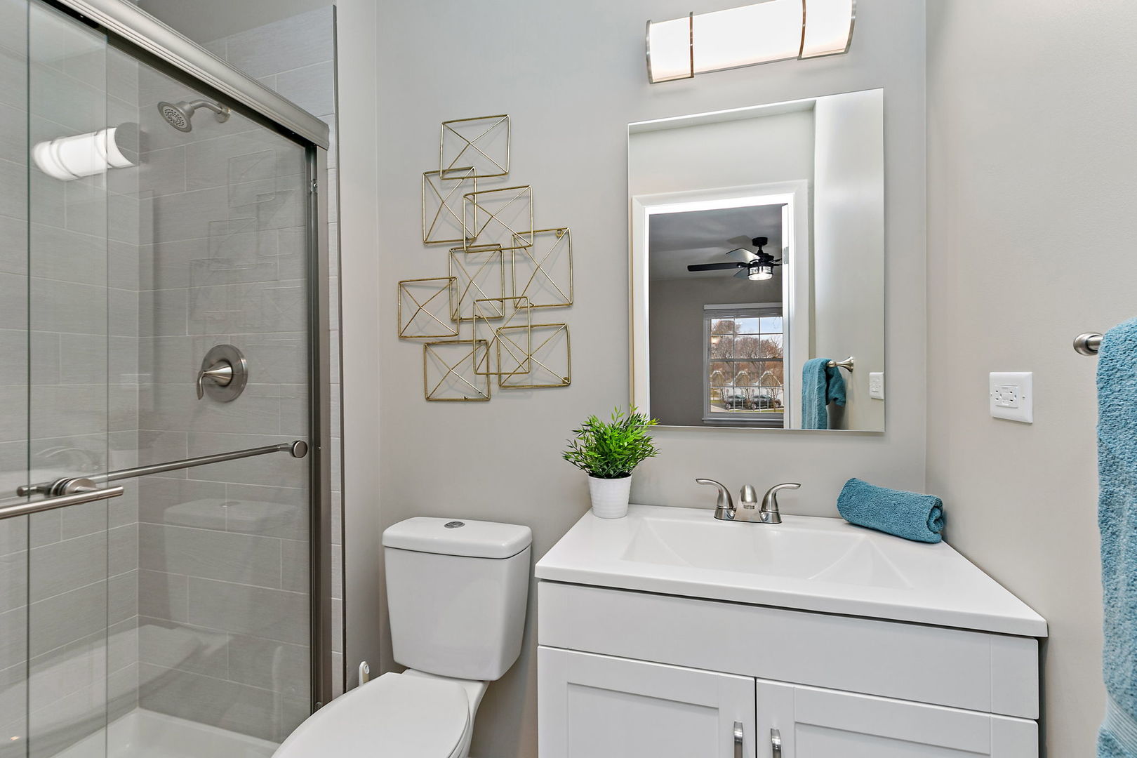 218 Deerpath Court #B2, Schaumburg, IL 60193