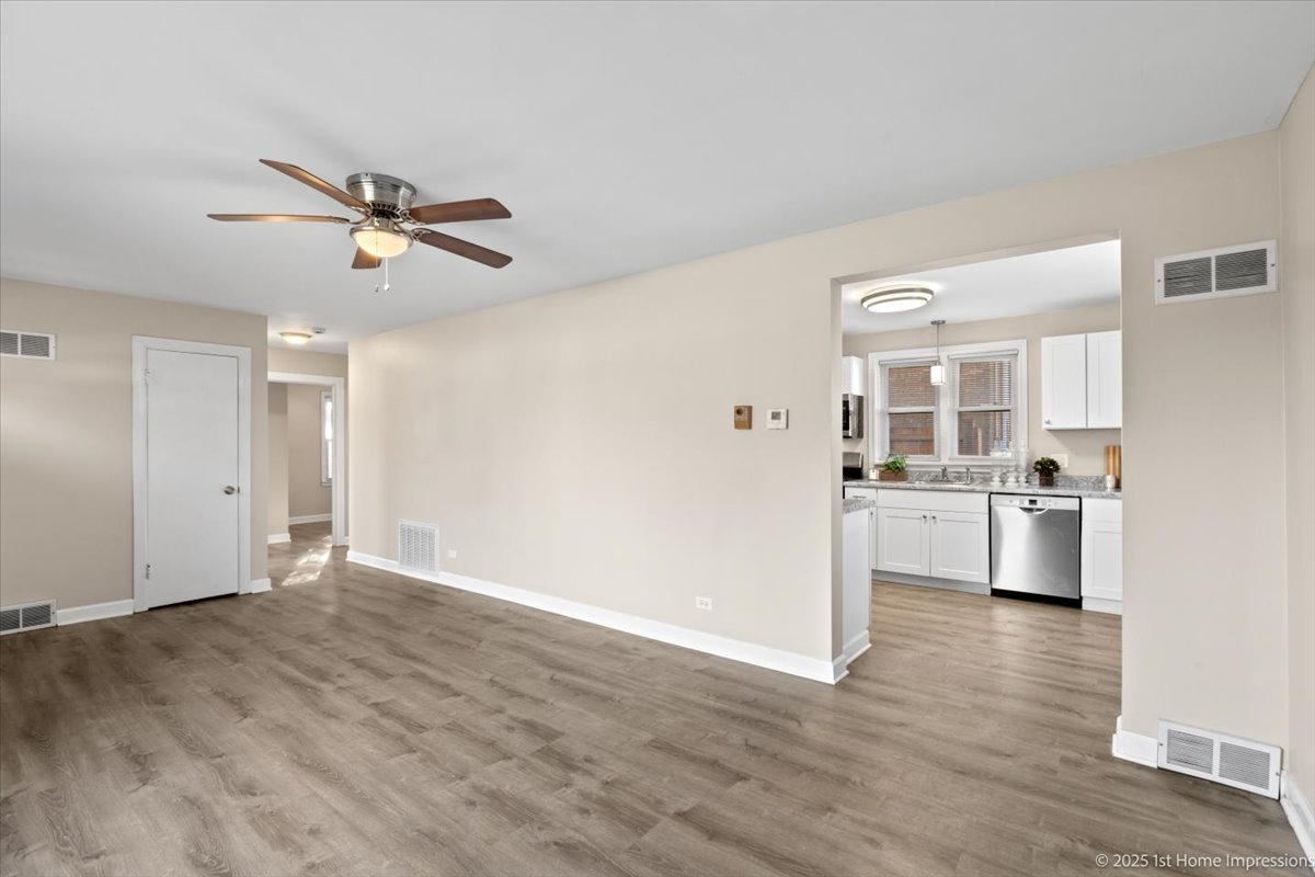 3231 W 99th Street, Evergreen Park, IL 60805