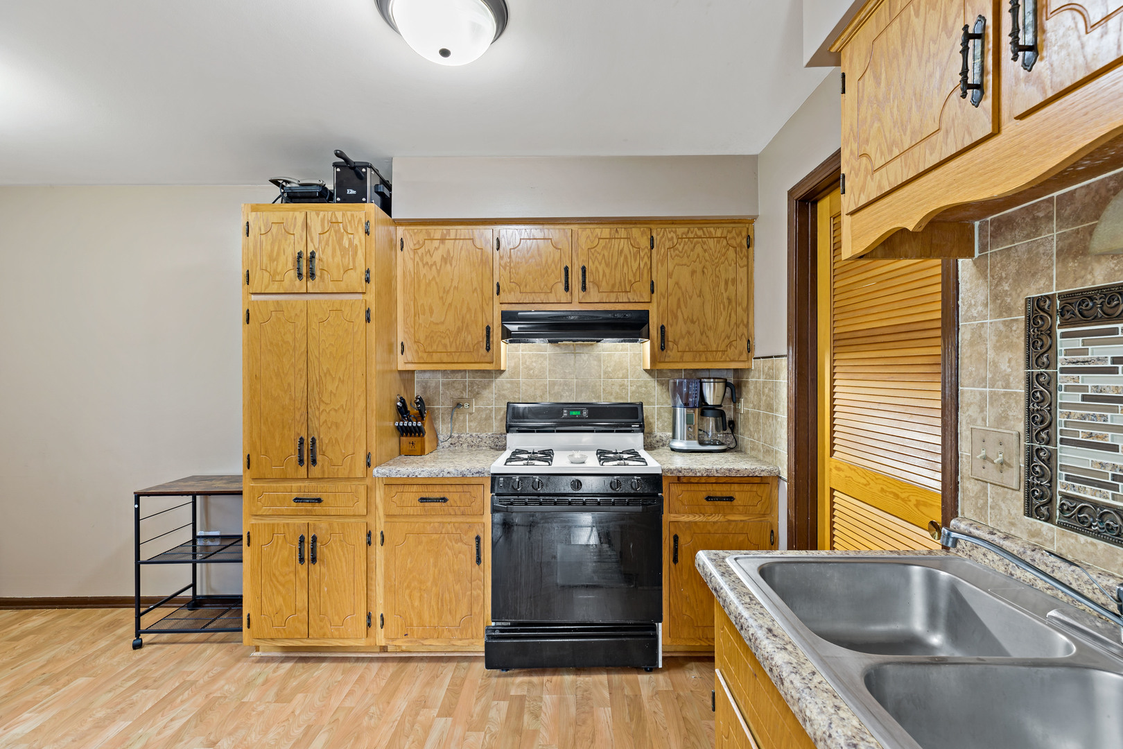 8517 STEVEN Place #4, Tinley Park, IL 60477