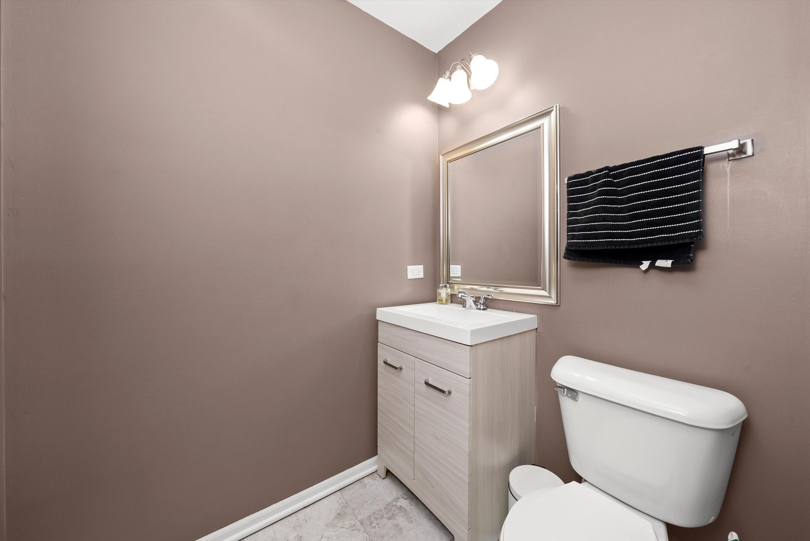 410 Cobblestone Court, Oswego, IL 60543