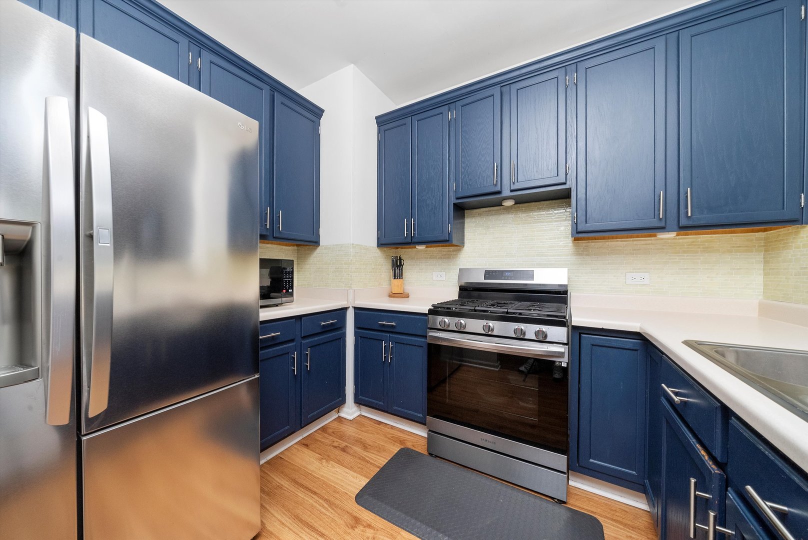 410 Cobblestone Court, Oswego, IL 60543