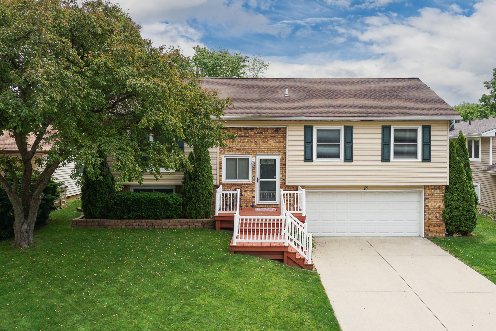 18 Yew Court, Bloomington, IL 61701