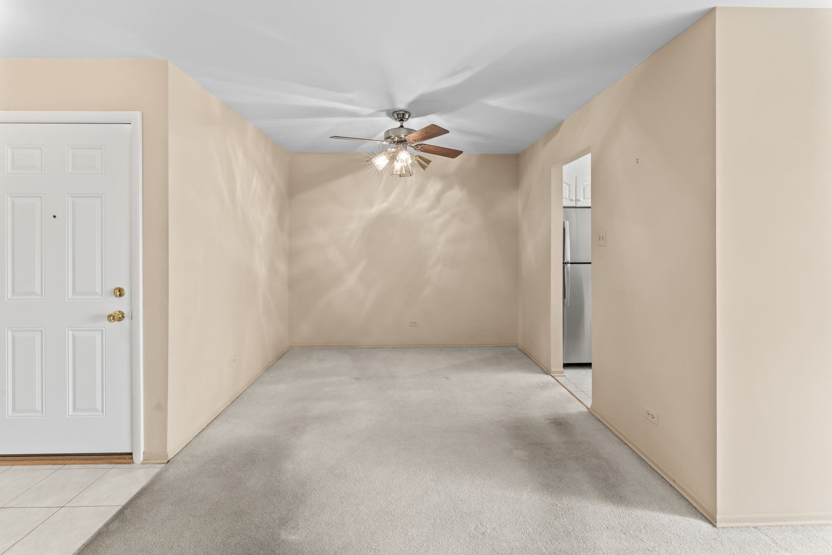 840 E Coach Road #8, Palatine, IL 60074