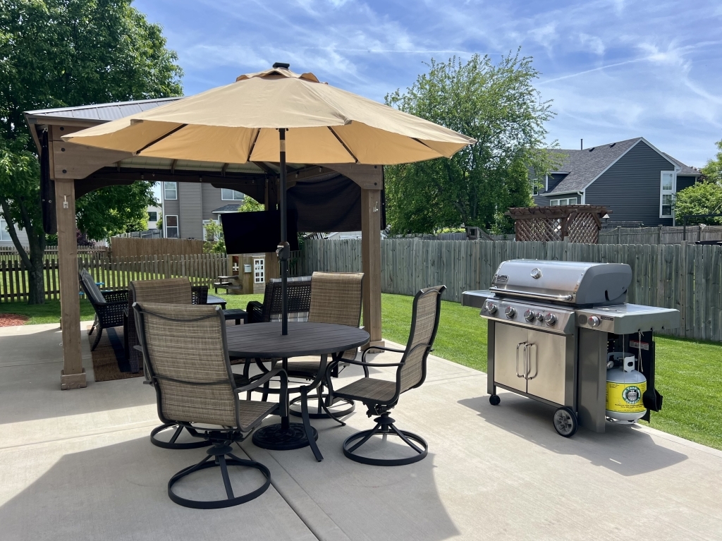 7 Ivy Court, South Elgin, IL 60177