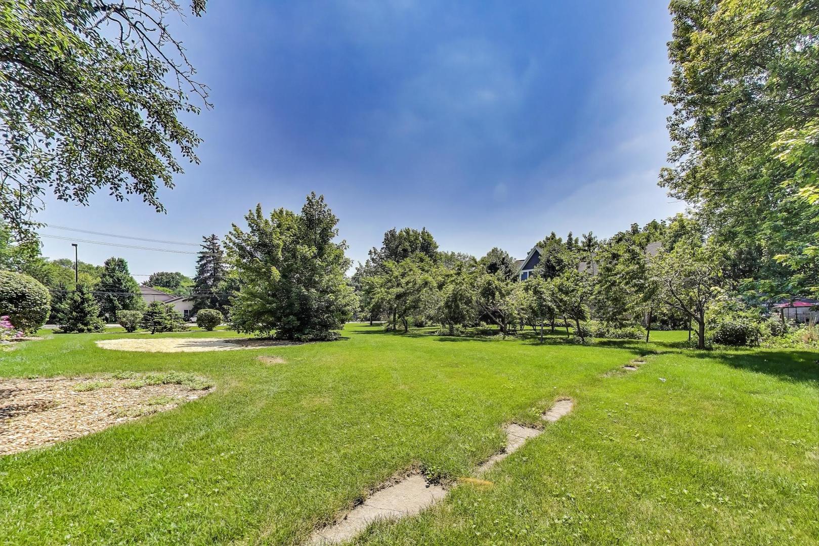 22118 N Prairie Road, Lincolnshire, IL 60069