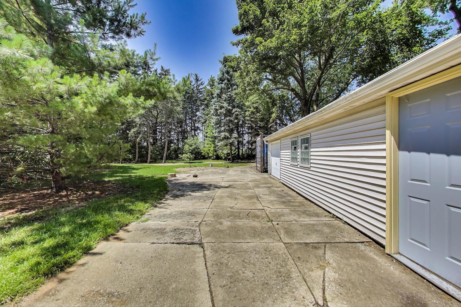 22118 N Prairie Road, Lincolnshire, IL 60069