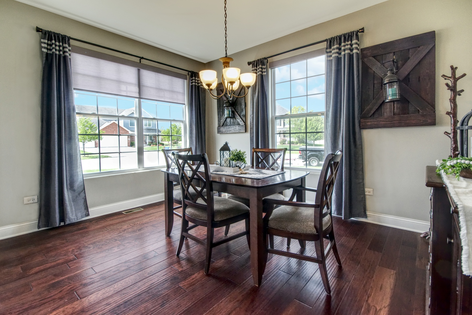 1472 S Saddlebrook Lane, Minooka, IL 60447
