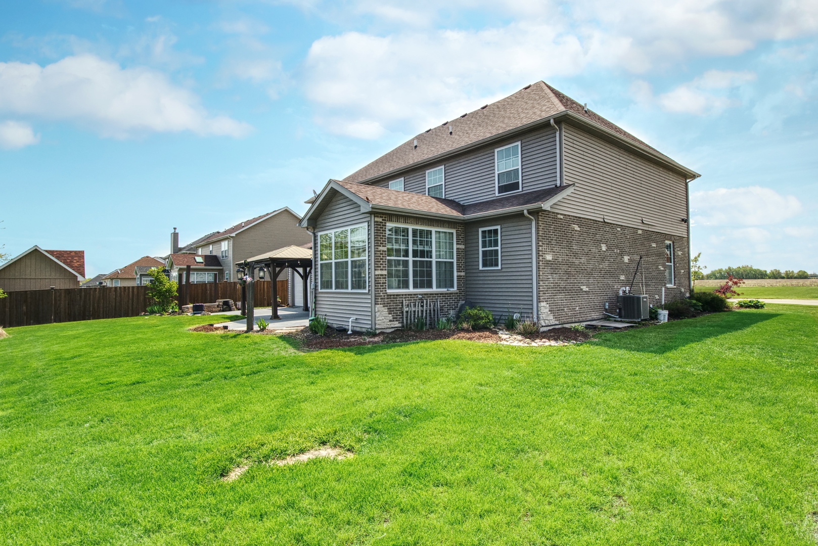 1472 S Saddlebrook Lane, Minooka, IL 60447