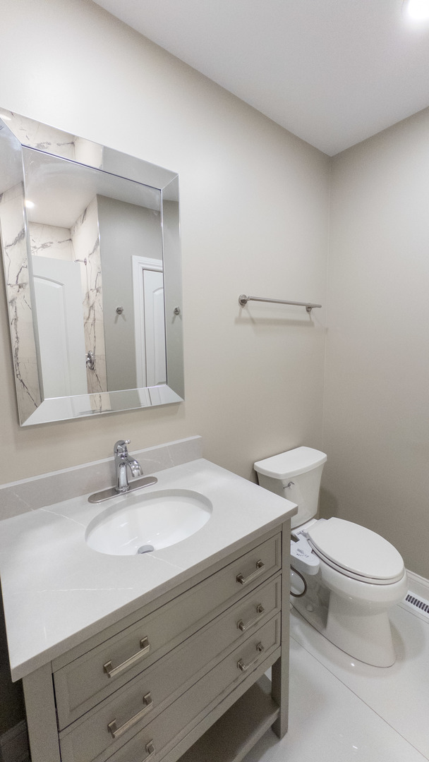 8210 Elmwood Avenue #106, Skokie, IL 60077