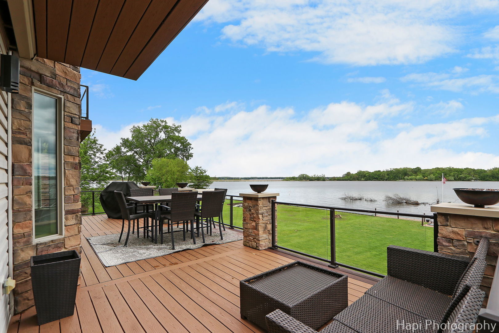 27673 W LAKE SHORE Drive, Spring Grove, IL 60081