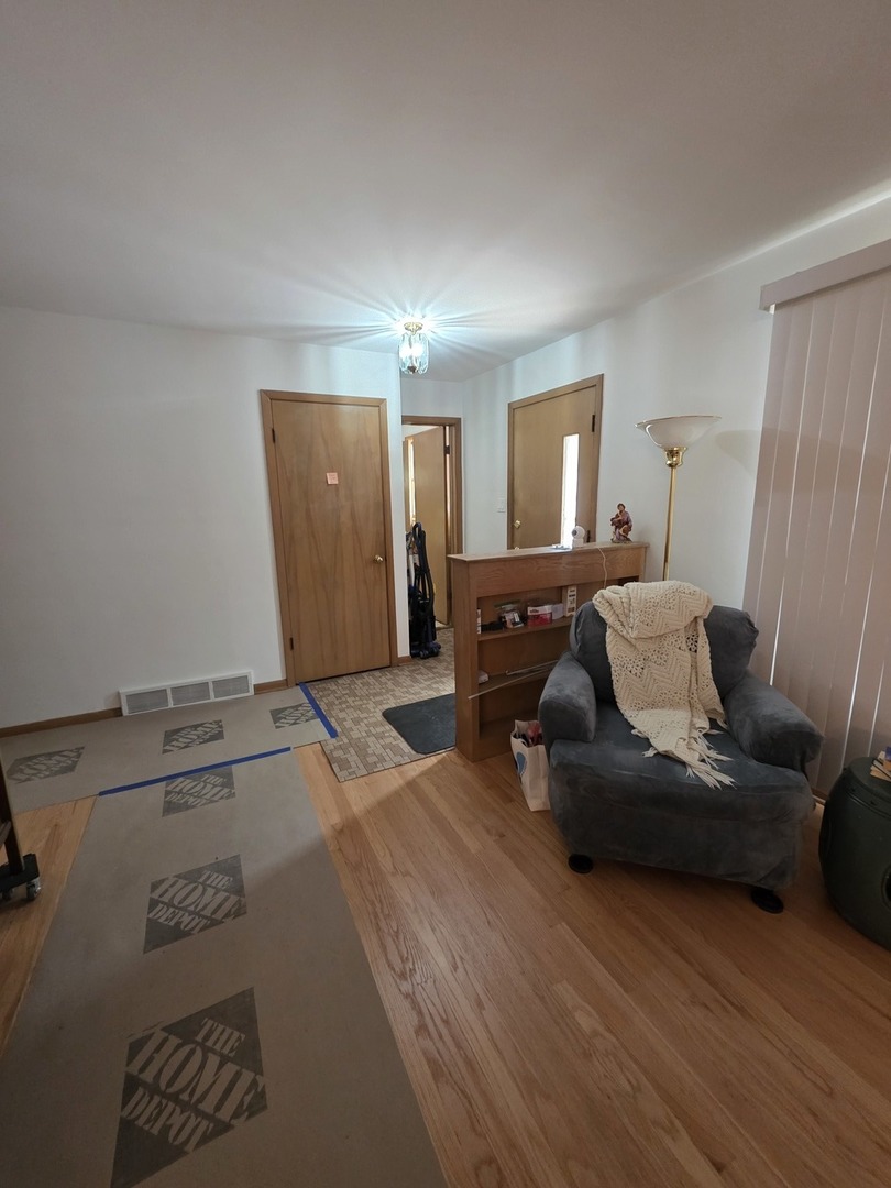 6124 W Berteau Avenue, Chicago, IL 60634