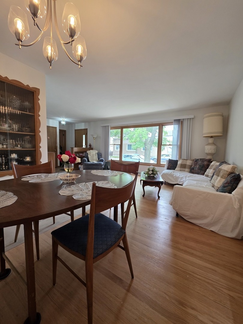 6124 W Berteau Avenue, Chicago, IL 60634
