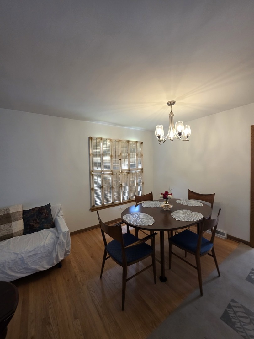 6124 W Berteau Avenue, Chicago, IL 60634