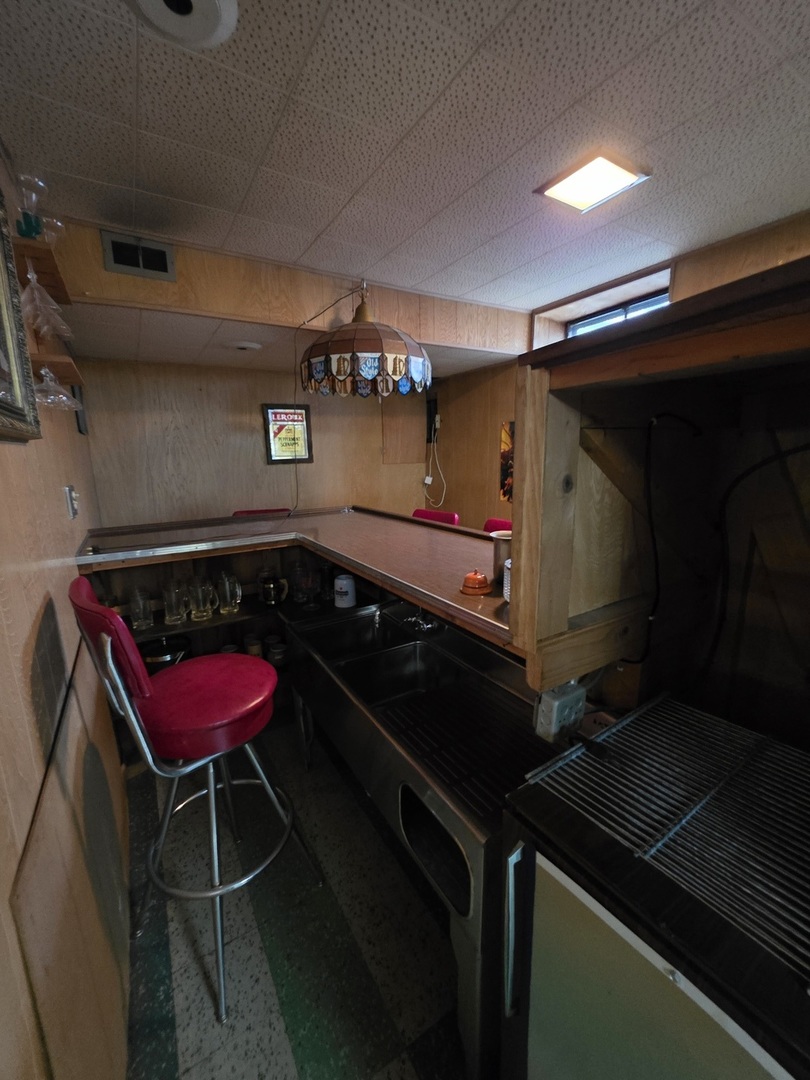6124 W Berteau Avenue, Chicago, IL 60634