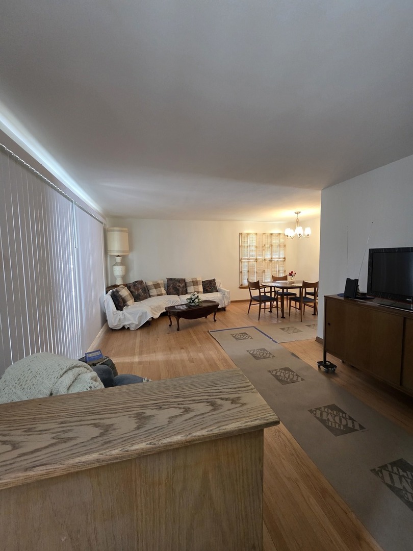 6124 W Berteau Avenue, Chicago, IL 60634