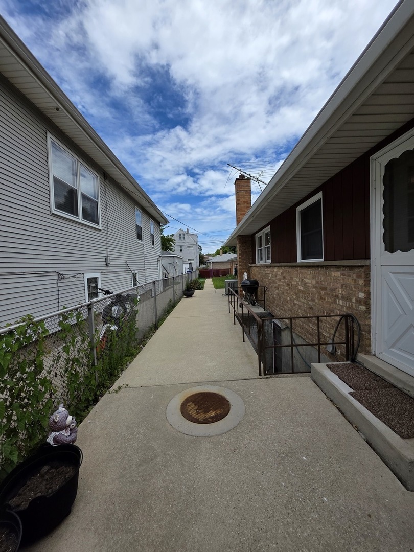 6124 W Berteau Avenue, Chicago, IL 60634