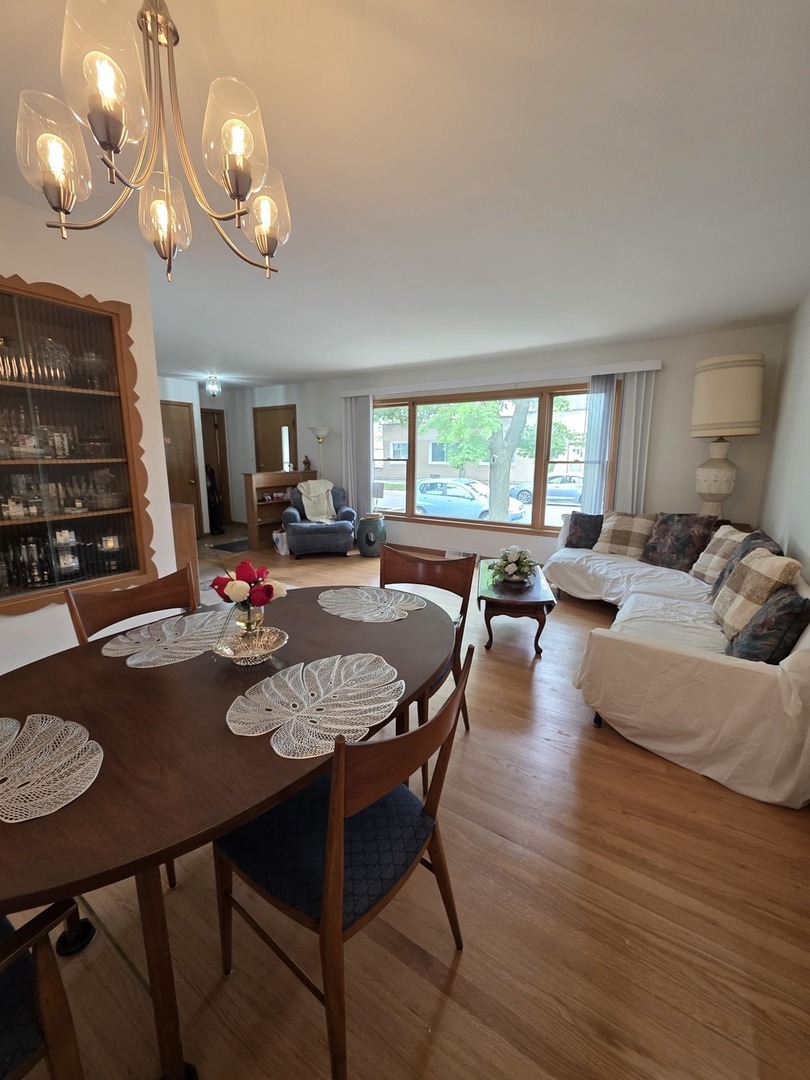 6124 W Berteau Avenue, Chicago, IL 60634