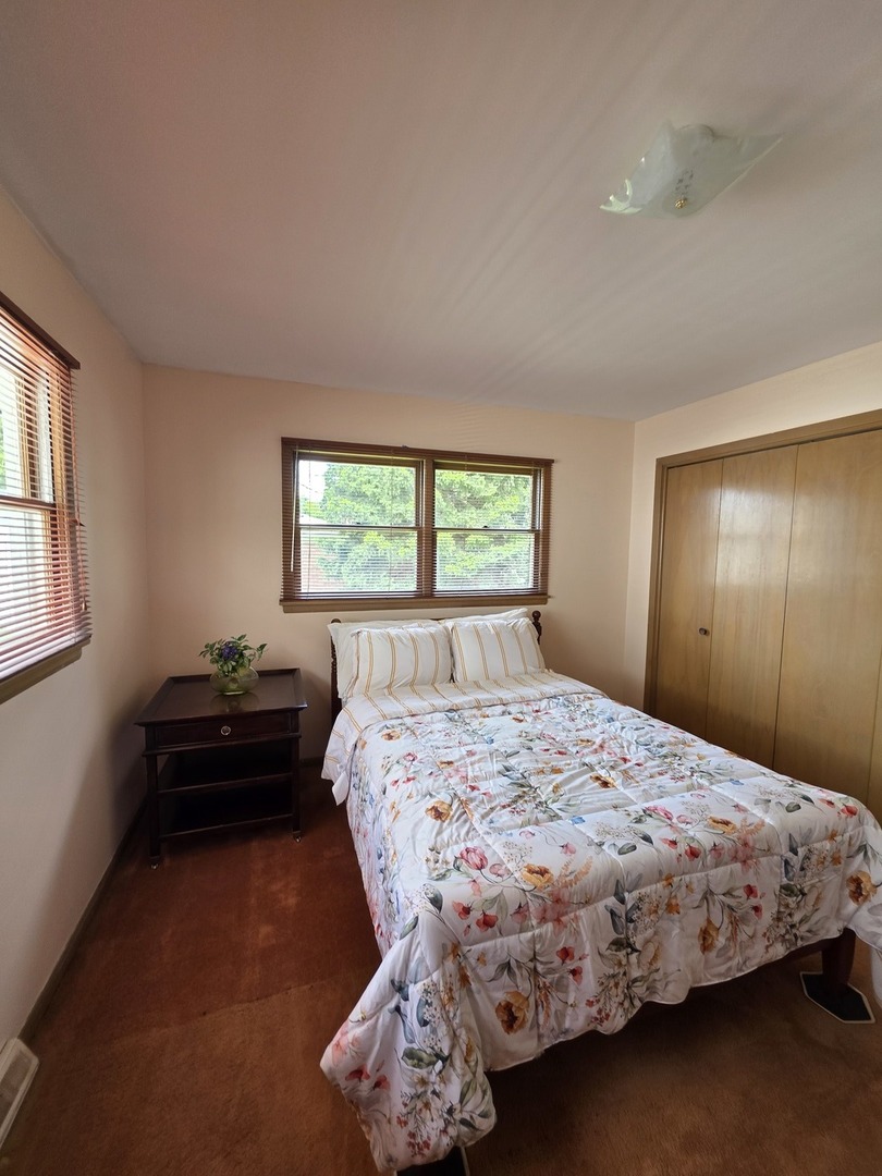 6124 W Berteau Avenue, Chicago, IL 60634