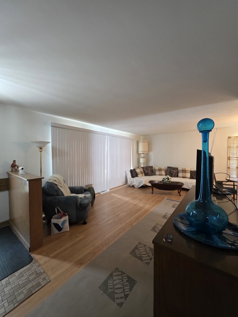 6124 W Berteau Avenue, Chicago, IL 60634