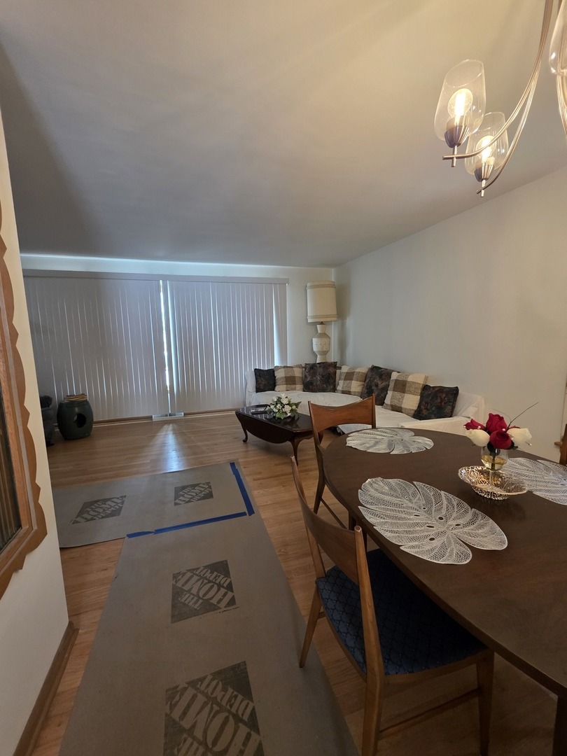 6124 W Berteau Avenue, Chicago, IL 60634