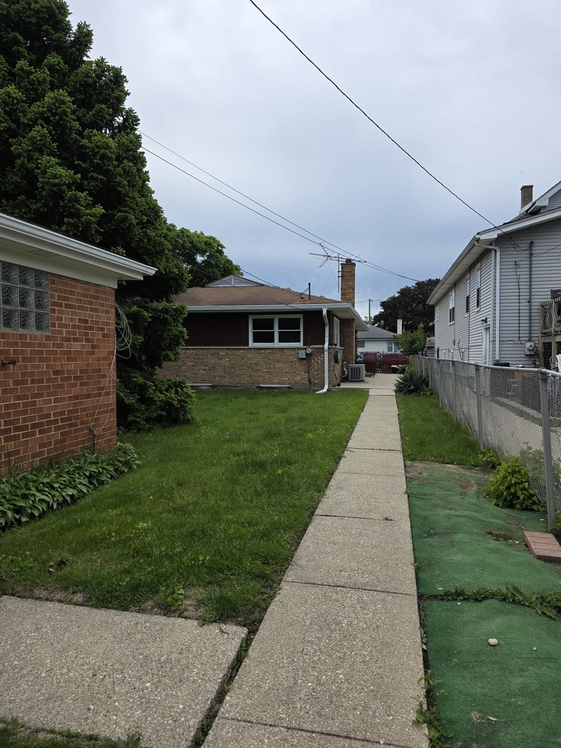 6124 W Berteau Avenue, Chicago, IL 60634