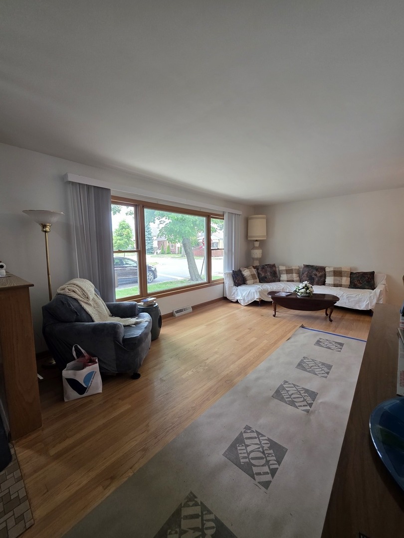 6124 W Berteau Avenue, Chicago, IL 60634