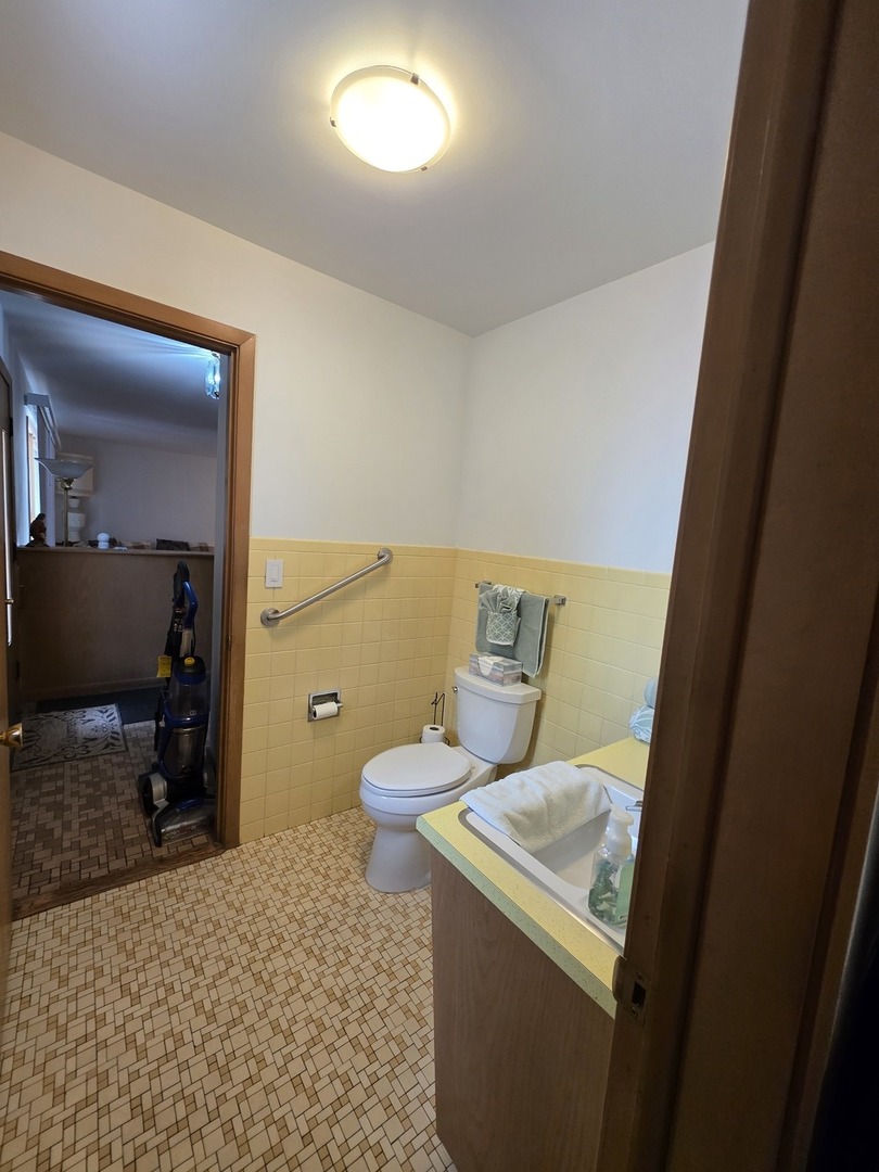 6124 W Berteau Avenue, Chicago, IL 60634