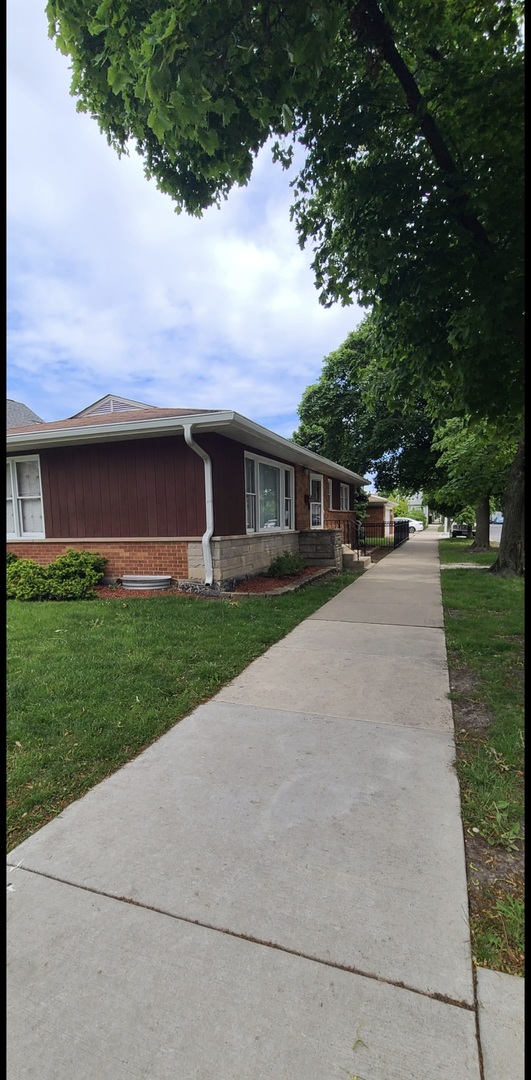 6124 W Berteau Avenue, Chicago, IL 60634
