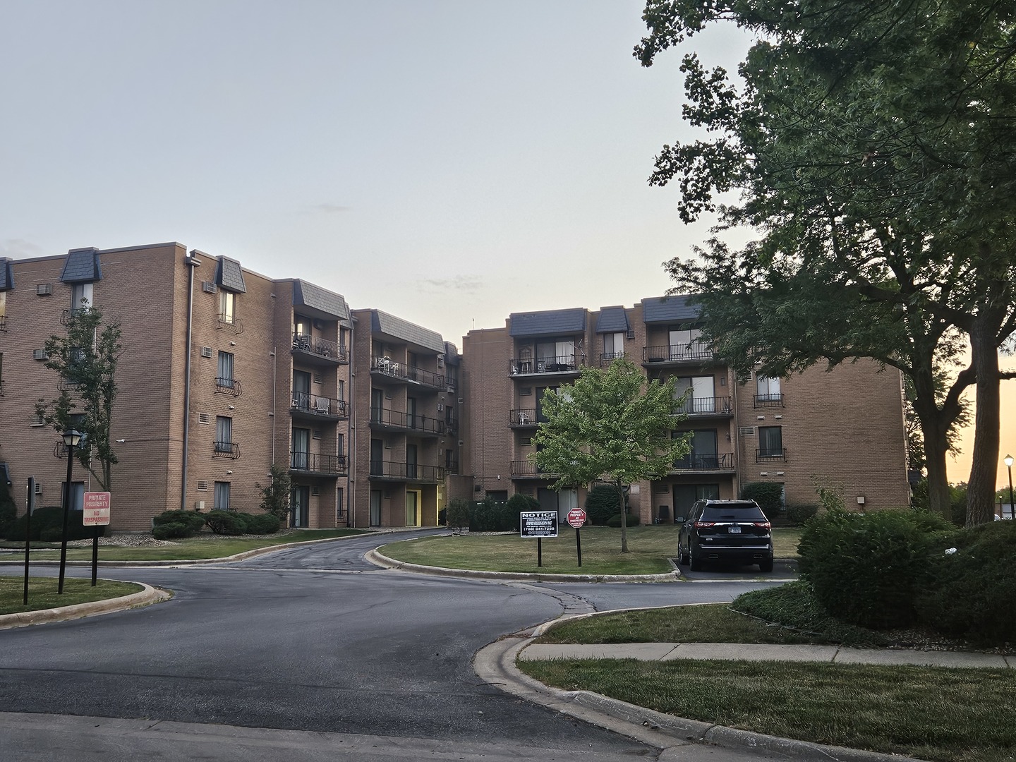 931 W Arquilla Drive #415, Glenwood, IL 60425
