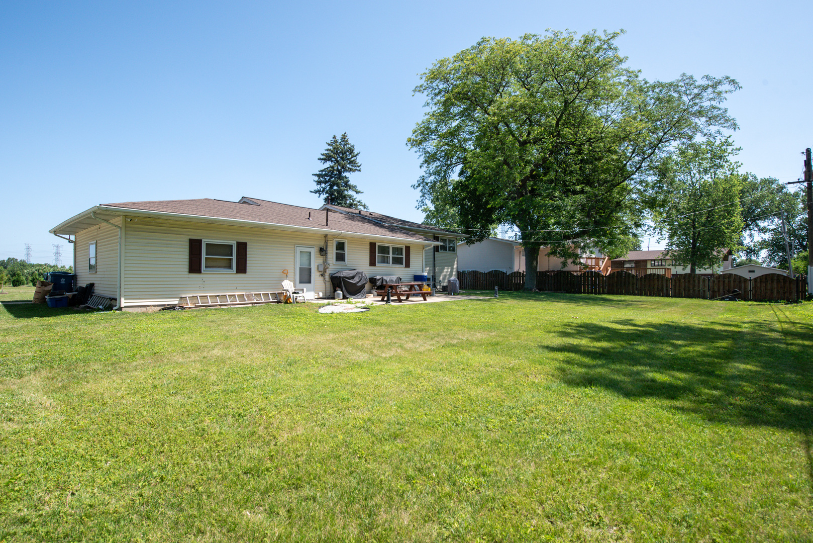2105 Caton Farm Road, Crest Hill, IL 60403