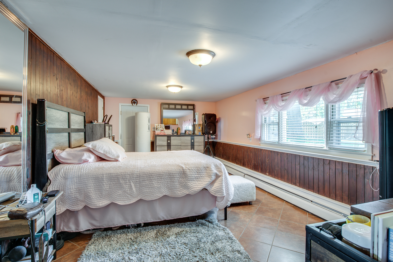 2105 Caton Farm Road, Crest Hill, IL 60403