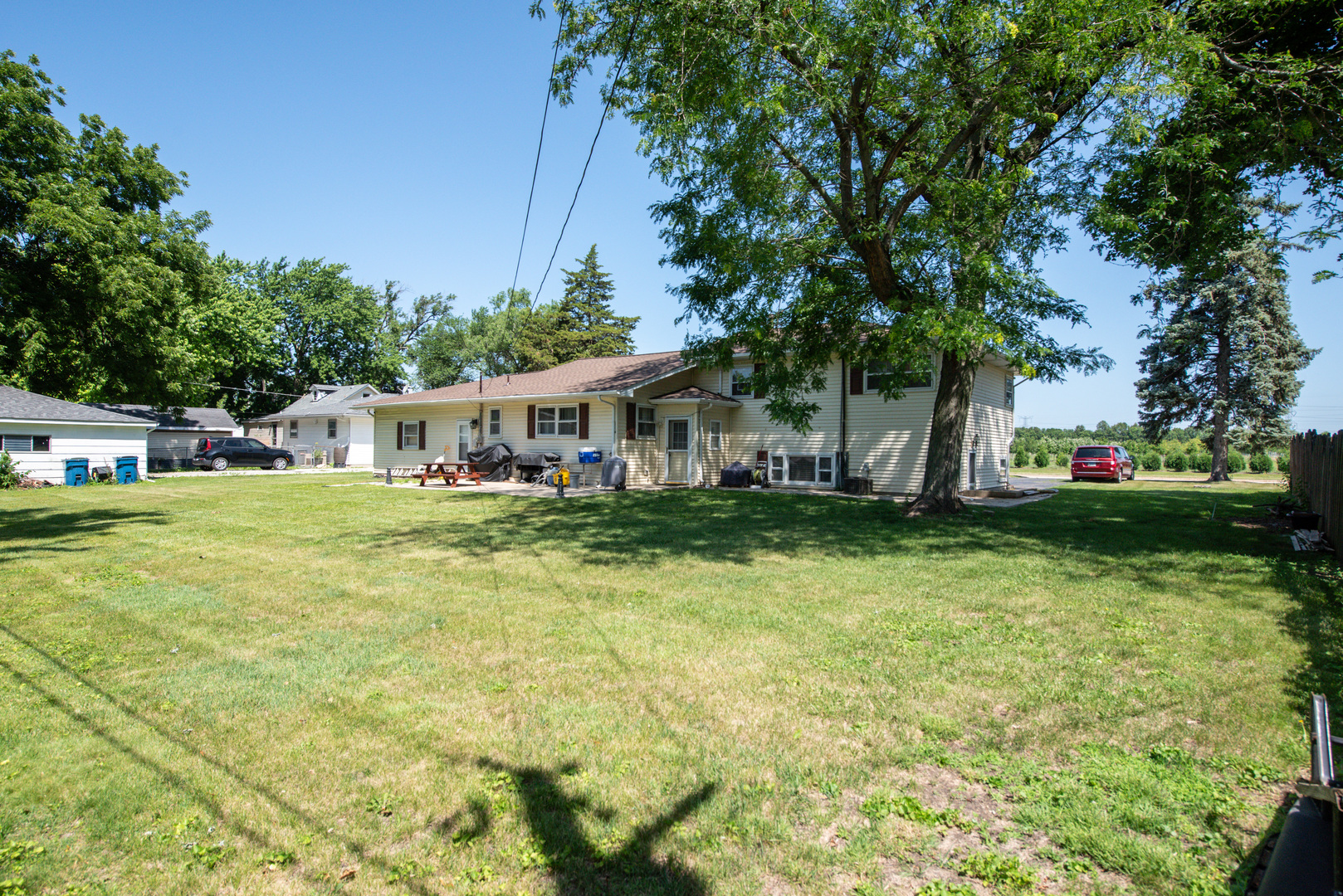 2105 Caton Farm Road, Crest Hill, IL 60403