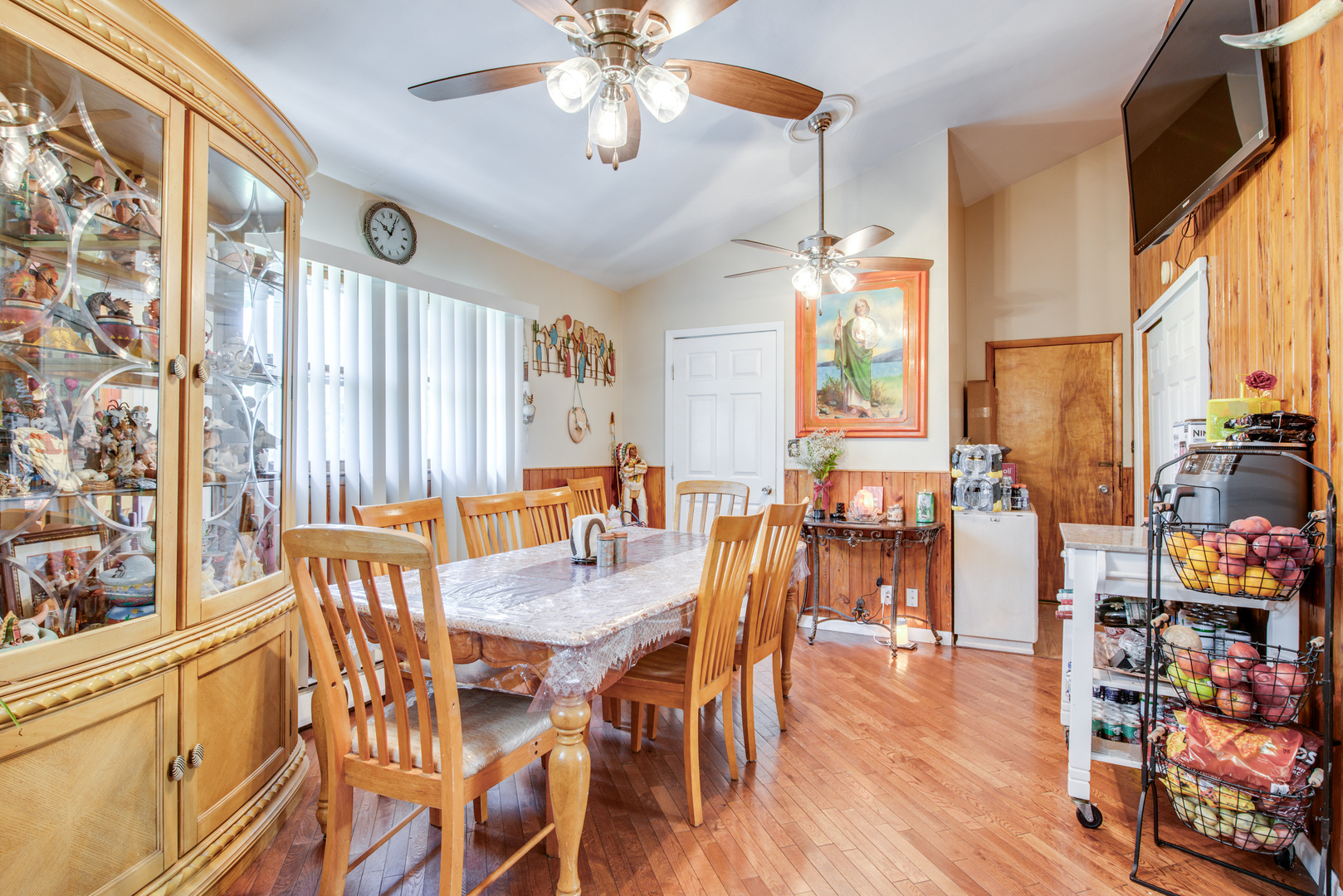 2105 Caton Farm Road, Crest Hill, IL 60403