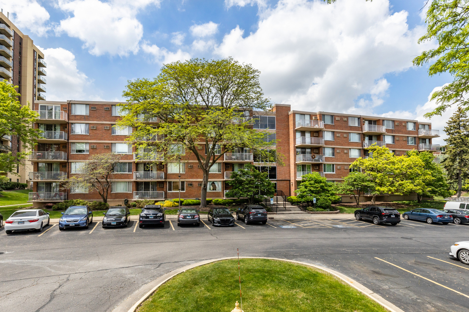 2222 S Stewart Avenue #4K, Lombard, IL 60148