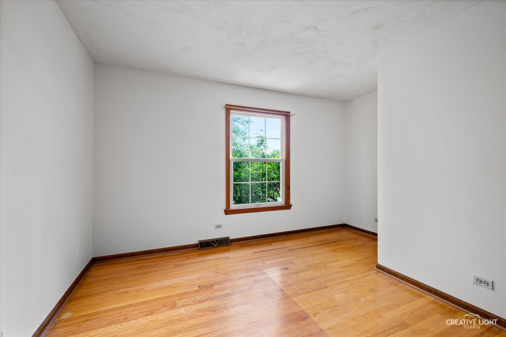 35 Venetian Way, Wheaton, IL 60189