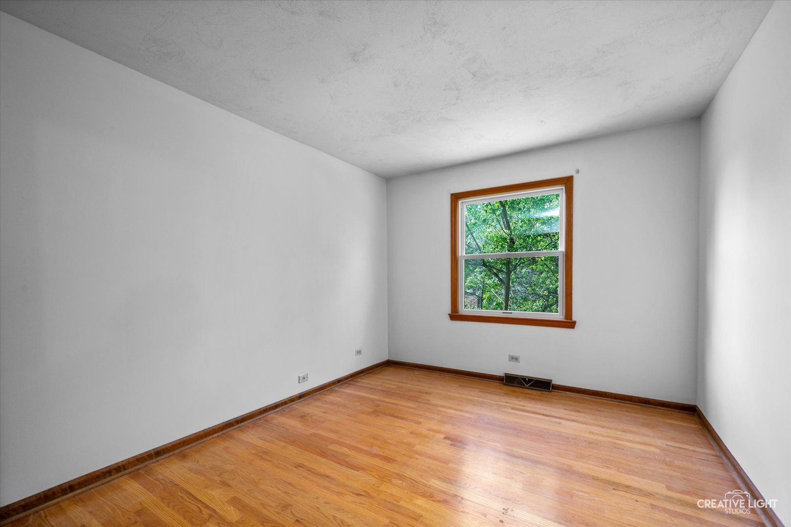 35 Venetian Way, Wheaton, IL 60189