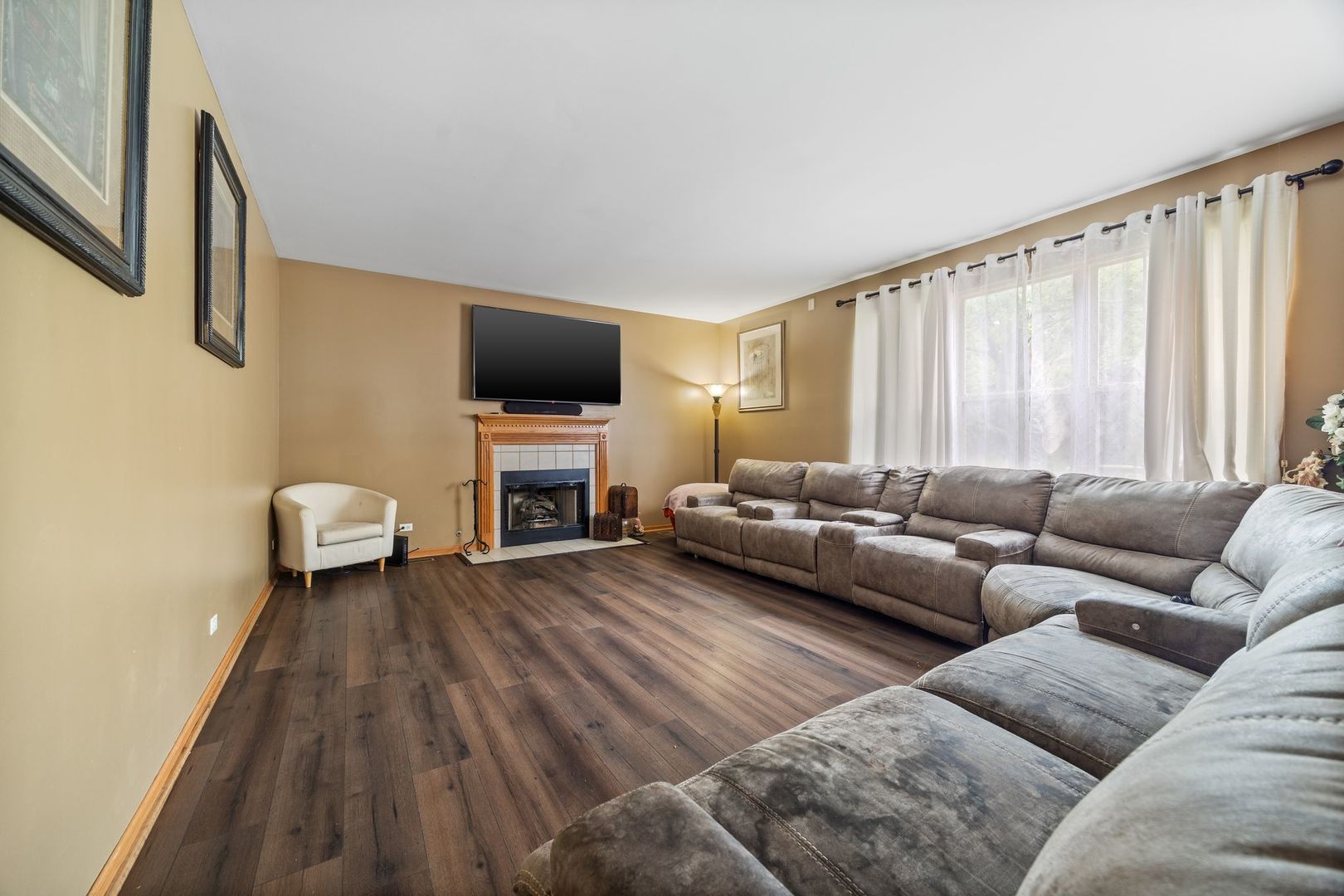 1669 Pinnacle Court, Aurora, IL 60502