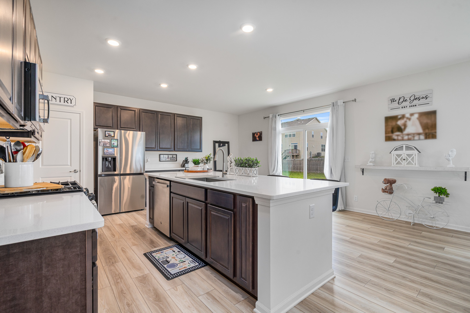522 COACH Road, Yorkville, IL 60560