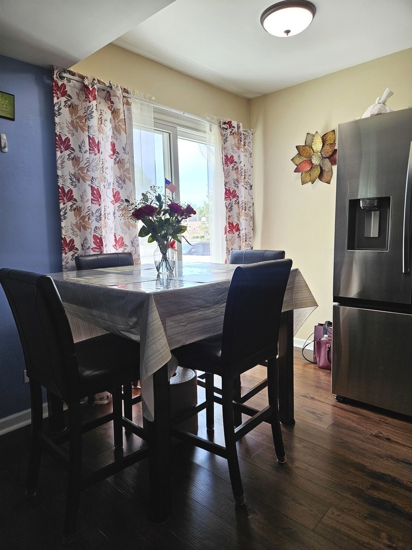 306 Milton Court #B, Bloomingdale, IL 60108